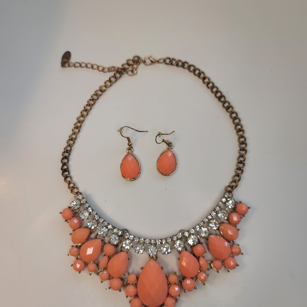 Elegant Coral and Gold Necklace and Earring Set